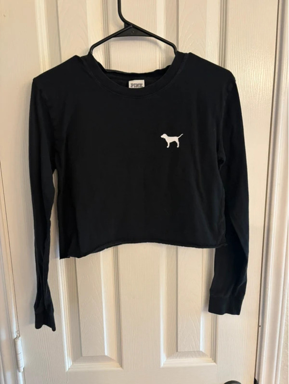PINK Victoria’s Secret Women’s XS Black Cropped Long Sleeve Logo Shirt